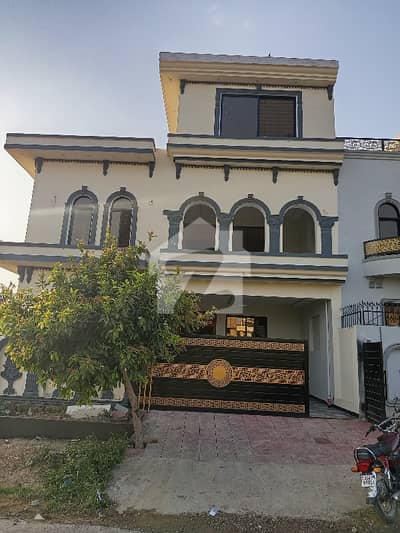7 Marla ( 30*60 In Block G ) Dubel Storey Corner House Available For Sale 7 Marla ( 30*60 In Block G ) Dubel Storey Corner House Available For Sale