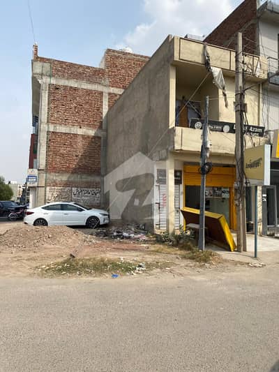 ماڈل ٹاؤن ۔ بلاک اے ماڈل ٹاؤن,ملتان میں 2 مرلہ Studio دکان 2.8 کروڑ میں برائے فروخت۔ ماڈل ٹاؤن ۔ بلاک اے ماڈل ٹاؤن,ملتان میں 2 مرلہ Studio دکان 2.8 کروڑ میں برائے فروخت۔