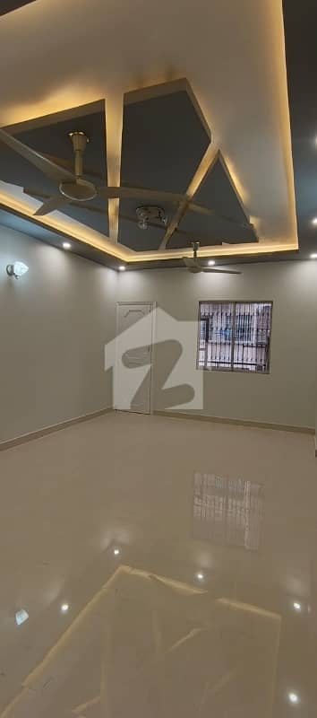 Cantt Flat For Sale Sized 1900 Square Feet