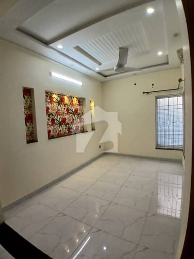5 Marla Ground Floor 1 Bed, Tv Launch, Kitchen, Drawing Room, Location Cavalry Extension Lahore