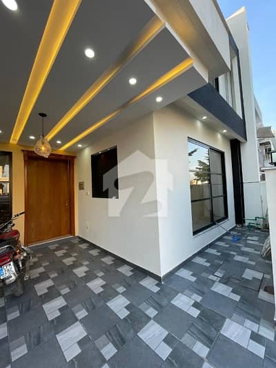 5 Marla Beautiful Brand New House Available For Sale Master Bedrooms With Attached Bath 1 Stylish American Open Kitchen!! 5 Marla Beautiful Brand New House Available For Sale Master Bedrooms With Attached Bath 1 Stylish American Open Kitchen!!