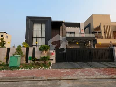 1 Kanal House For Grabs In Bahria Town