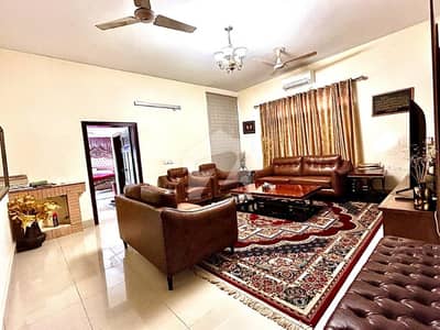 ایف ۔ 10 اسلام آباد میں 10 کمروں کا 2 کنال مکان 32.0 کروڑ میں برائے فروخت۔