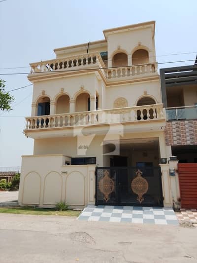 Triple Storey 5 Marla House For Sale In Wapda Town Phase 1 - Block E Multan