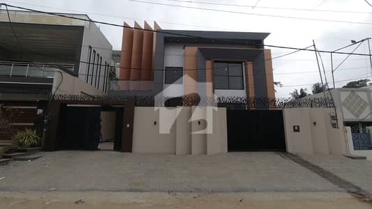 Prime Location House Sized 400 Square Yards Is Available For Sale In Federal B Area - Block 11 Prime Location House Sized 400 Square Yards Is Available For Sale In Federal B Area - Block 11