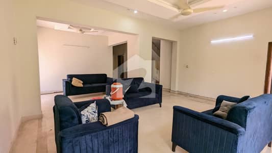 FOR RENT Renovated 4-Beds Double Storey House Only Foreigner F_8/1