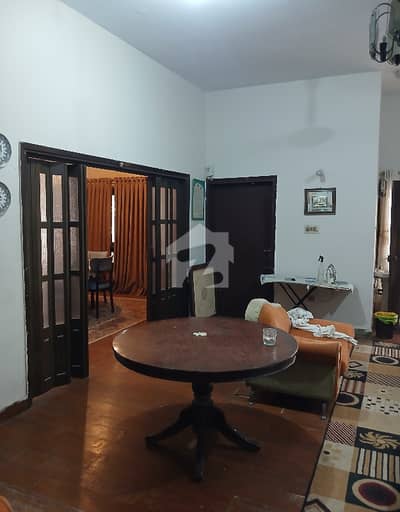 Office Of 550 Square Yards In Gulshan-E-Iqbal - Block 4 Is Available