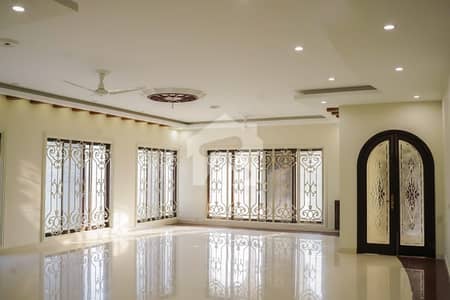 Prime Location DHA Phase 5 500 Square Yards Upper Portion Up For rent