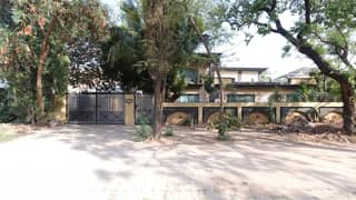 2 KANAL FULLY FURNISHED UPPER PORTION IS AVAILABLE FOR RENT IN MAIN MARGALLA ROAD F-8/2 ISLAMABAD
