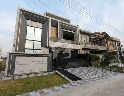 Prominently-Located 10 Marla House Available In Jubilee Town