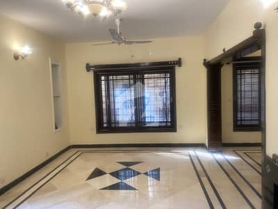 HOUSE AVAILABLE FOR RENT F-6/3 ISLAMABAD.