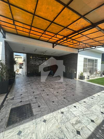 Seperate Enterance 3 Beds 1 Kanal Lower Portion for Rent in Ex Park view DHA Phase 8 Lahore.