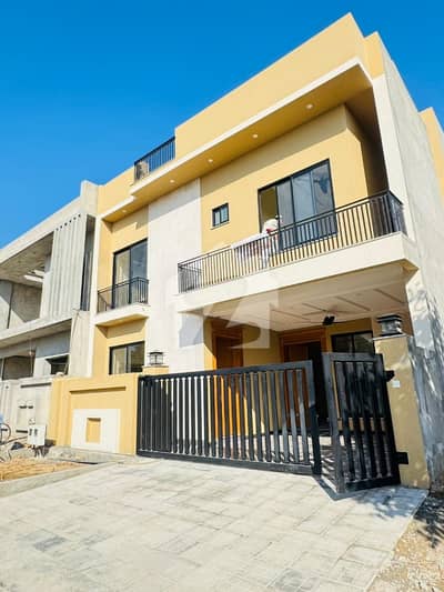 7 Marla Double Unit House Available For Sale