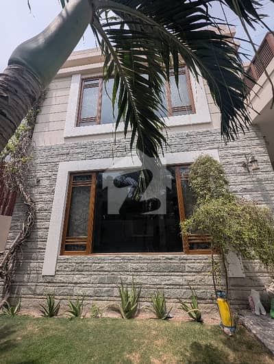 500 Yard Bungalow For Rent in Phase 6