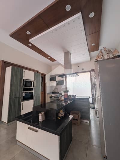 500 Yard Bungalow For Rent in Phase 6