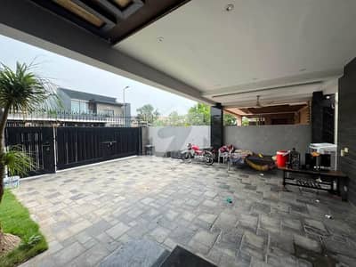 20 MARLA ELEGANT AND FULL BASEMENT MAINTAINED SUPER HOT LOCATED BUNGALOW IS AVAILABLE IN THE BEST BLOCK OF DHA LAHORE.