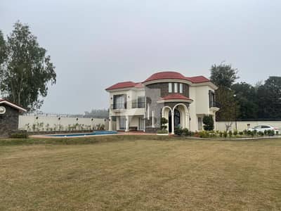 8 Kanal Adorable Farm House Ultra Luxury Modern Design