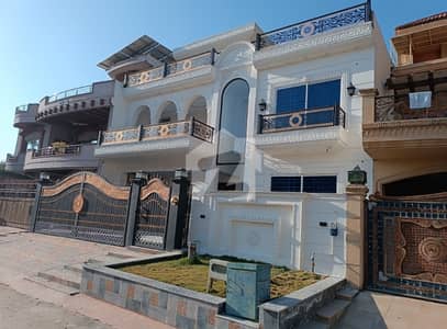 BRAND NEW Luxury HOUSE FOR SALE A NEWLY BUILD DOUBLE STORY SIZE 40*80 G-13/3 ISLAMABAD