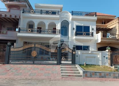 BRAND NEW Luxury HOUSE FOR SALE A NEWLY BUILD DOUBLE STORY SIZE 40*80 G-13/3 ISLAMABAD