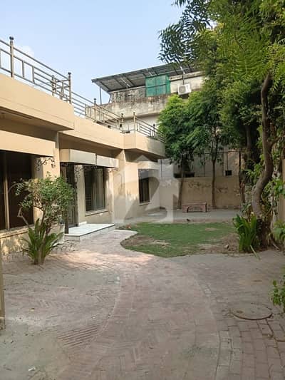 ماڈل ٹاؤن ۔ بلاک ایف ماڈل ٹاؤن,لاہور میں 3 کمروں کا 1 کنال مکان 2.0 لاکھ میں کرایہ پر دستیاب ہے۔ ماڈل ٹاؤن ۔ بلاک ایف ماڈل ٹاؤن,لاہور میں 3 کمروں کا 1 کنال مکان 2.0 لاکھ میں کرایہ پر دستیاب ہے۔