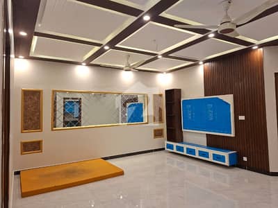 10 Marla Brand New House For Sale