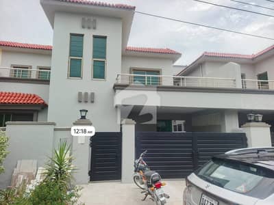 12 Marla 4 bedroom house available for rent