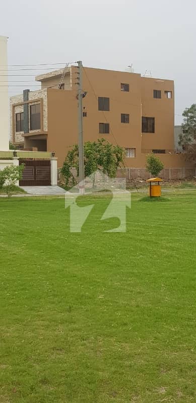 ایل ڈی اے ایوینیو لاہور میں 7 کمروں کا 10 مرلہ مکان 3.5 کروڑ میں برائے فروخت۔ ایل ڈی اے ایوینیو لاہور میں 7 کمروں کا 10 مرلہ مکان 3.5 کروڑ میں برائے فروخت۔