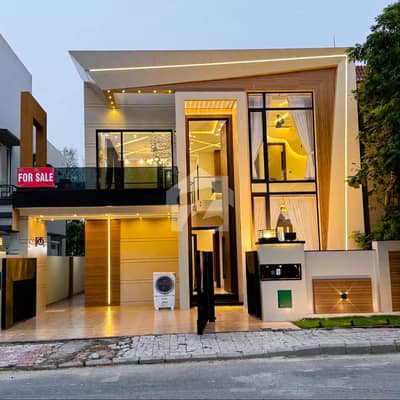 (FOR LUXURY LOVER) One of DHA's Finest 10 Marla Luxury Bungalows