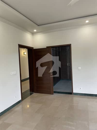 Upper Portion for Rent Spacious & Independent 1st Floor