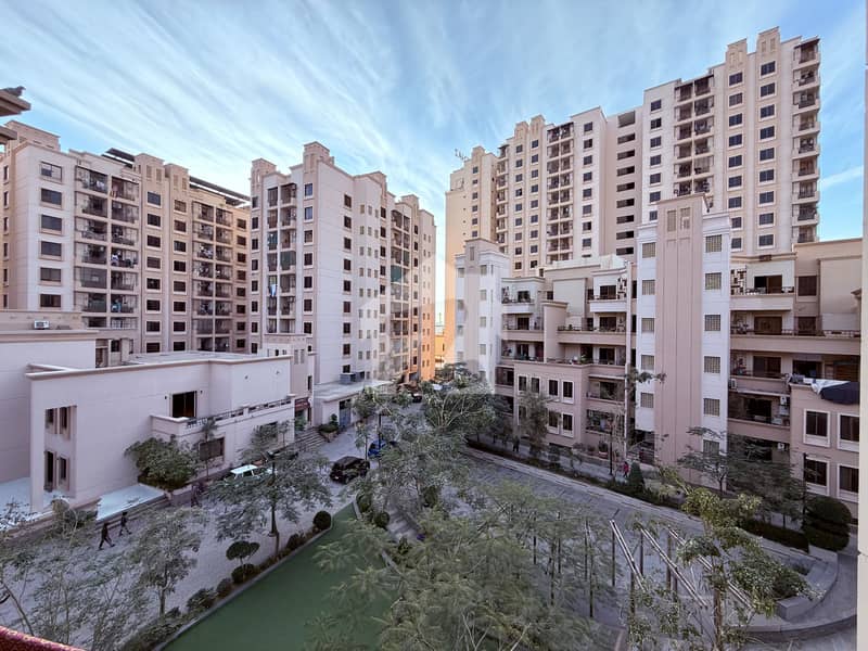 2 Bed Lounge Park Facing Leased 2 Bed Lounge Park Facing Leased