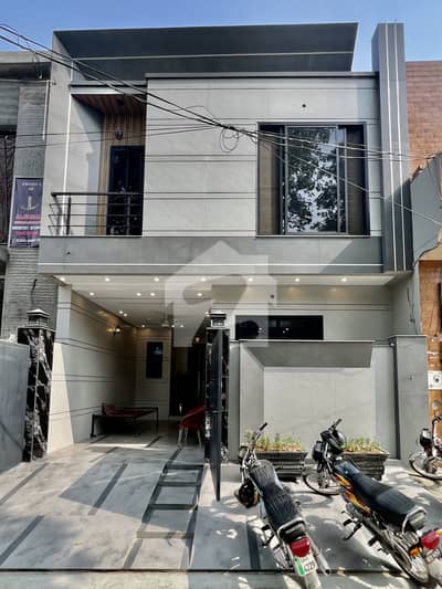 5 Marla Brand New Luxury Modern Style House All Original Picture Direct Meeting Available For Sale In Johar Town Phase 2.