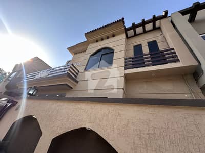 بحریہ ٹاؤن فیز 8 بحریہ ٹاؤن راولپنڈی,راولپنڈی میں 5 کمروں کا 7 مرلہ مکان 2.5 کروڑ میں برائے فروخت۔ بحریہ ٹاؤن فیز 8 بحریہ ٹاؤن راولپنڈی,راولپنڈی میں 5 کمروں کا 7 مرلہ مکان 2.5 کروڑ میں برائے فروخت۔