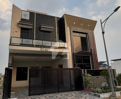Brand New 10 Marla House for sale Luxury Solid Construction