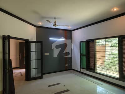 well maintained beautiful upper portion for rent
