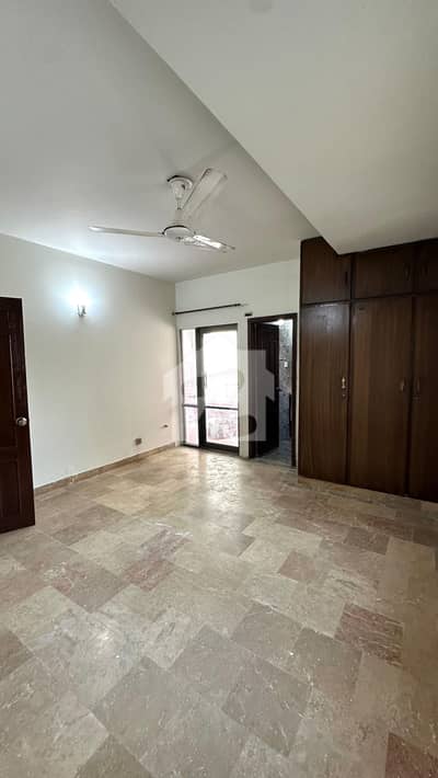 3 Bed Flat In F-10 Al-Mustafa Towers