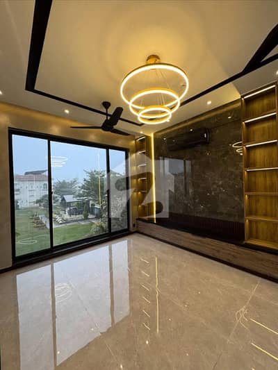 1 Kanal Beautifully Designed Modern House for Rent in DHA Phase 6