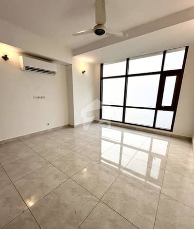 Elegant 3 Bedroom Seafront Apartment Available For Sale In Emaar Pearl Tower!