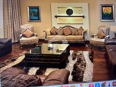 FULLY RENOVATED LOWER PORTION FOR RENT