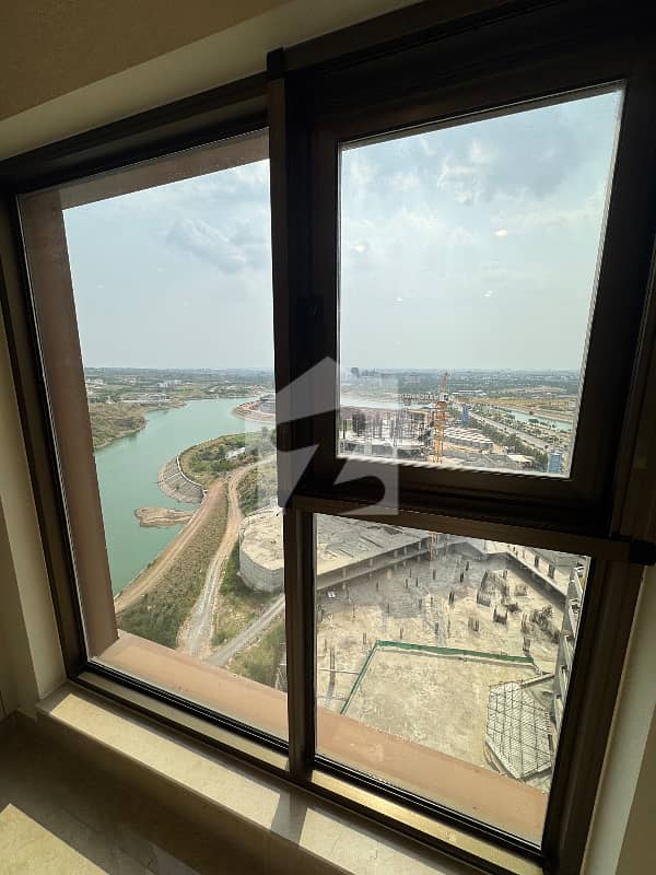 Luxurious Semi-Furnished Lake View Appartment in Gulberg Greens Luxurious Semi-Furnished Lake View Appartment in Gulberg Greens