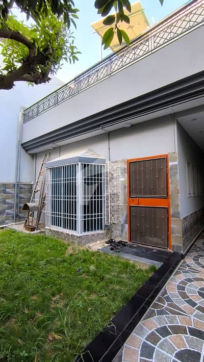 Investor Deal - Urgent Sale 1000 Sq. Yards Prime Bungalow for Sale Gulshan-e-Iqbal, Block 7, Karachi