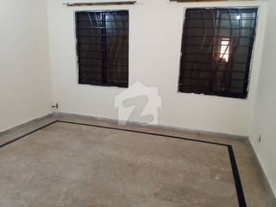 3 bedrooms with attached bathrooms, drawing,dining, kitchen, mumty