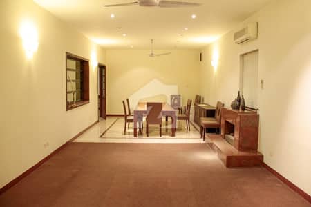ٹیک سوسائٹی لاہور میں 6 کمروں کا 1 کنال مکان 23.95 کروڑ میں برائے فروخت۔