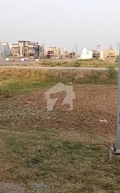 ڈائمنڈ سٹی غالب روڈ,سیالکوٹ میں 10 مرلہ رہائشی پلاٹ 1.6 کروڑ میں برائے فروخت۔