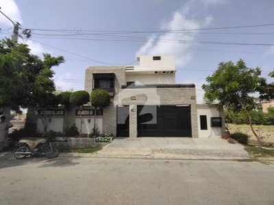 ڈی ایچ اے فیز 8 ڈی ایچ اے ڈیفینس,کراچی میں 3 کمروں کا 1 کنال بالائی پورشن 2.7 لاکھ میں کرایہ پر دستیاب ہے۔