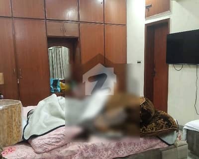 Old House Available For Sale At Very Good Location In Gulberg 3 Old House Available For Sale At Very Good Location In Gulberg 3