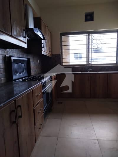 20-Marla Beautiful upper portion with separate Gate and 2-car parking 20-Marla Beautiful upper portion with separate Gate and 2-car parking
