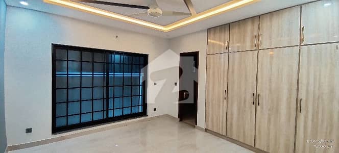 BRAND NEW 40x80 GROUND PORTION AVAILABLE FOR RENT