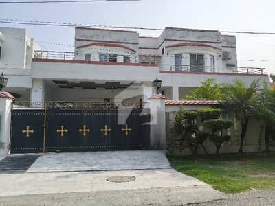 One Kanal Semi Commercial House In E2 On 80 Feet Road Five Bedrooms Marble Floor One Kanal Semi Commercial House In E2 On 80 Feet Road Five Bedrooms Marble Floor