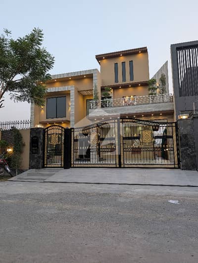 ویلینشیاء ہاؤسنگ سوسائٹی لاہور میں 7 کمروں کا 1 کنال مکان 5.5 کروڑ میں برائے فروخت۔ ویلینشیاء ہاؤسنگ سوسائٹی لاہور میں 7 کمروں کا 1 کنال مکان 5.5 کروڑ میں برائے فروخت۔
