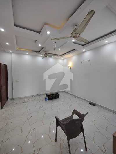 10 Marla 1st Floor Available For Rent In Dream Gardens Lahore Ph 2